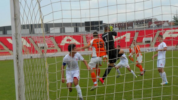 Poraz u gradskom derbiju, Kadetska liga Srbije