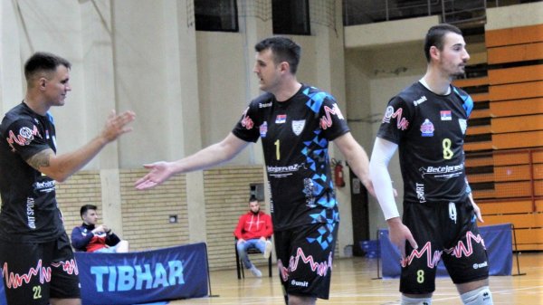 Odbojkaši Bečeja vratili se iz Novog Sada sa bodom, Prva B liga