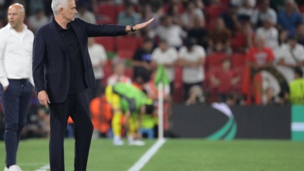 Murinjo i Roma ispisali istoriju, UEFA Europa Conference League - Final stages