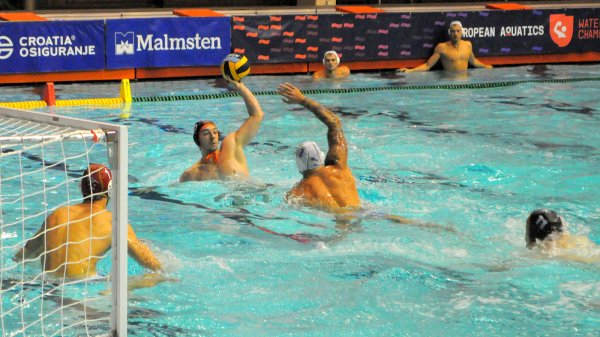 LŠ: Radnički od preokreta u finišu drame do poraza na peterce, LEN Champions League - group B