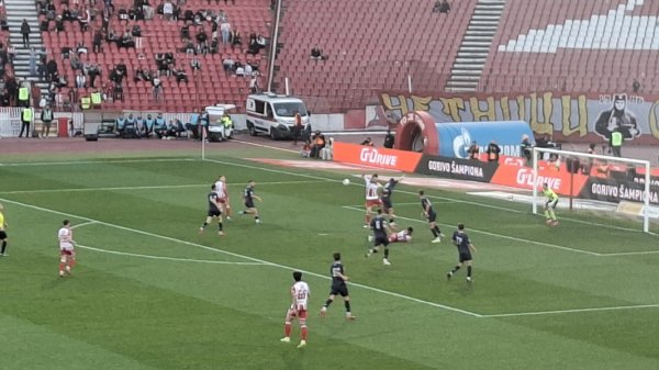 Zvezda oduvala svećice i Napredak, rođendanska torta zaslađena pobedom, Mozzart Bet Super liga Srbije